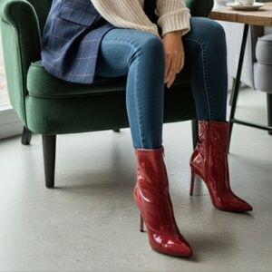 Mix No. 6 Women's cherry red patent leather ankle boots with high heel, size 6.5